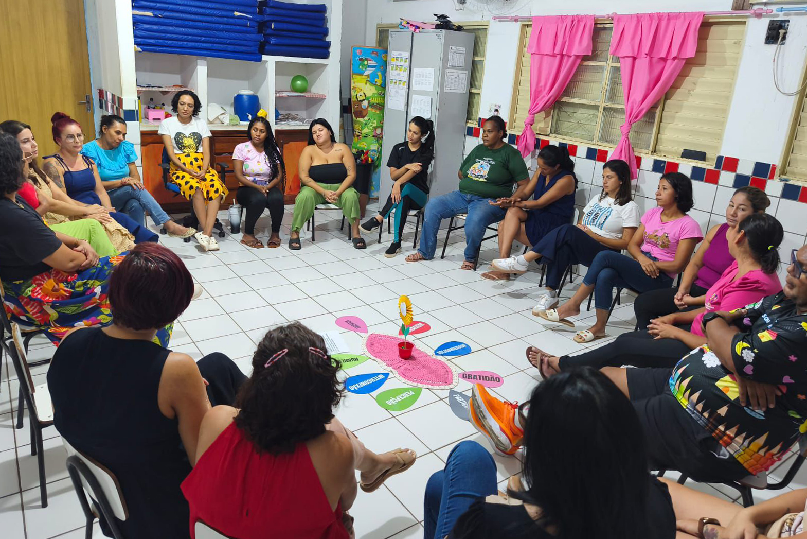 Círculos restaurativos fortalecem autoestima e valorização feminina na Rede Municipal de Ensino