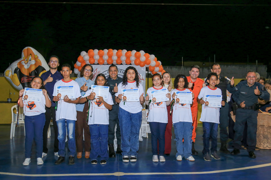 Alunos de duas escolas municipais de Corumbá participam de formatura do Proerd