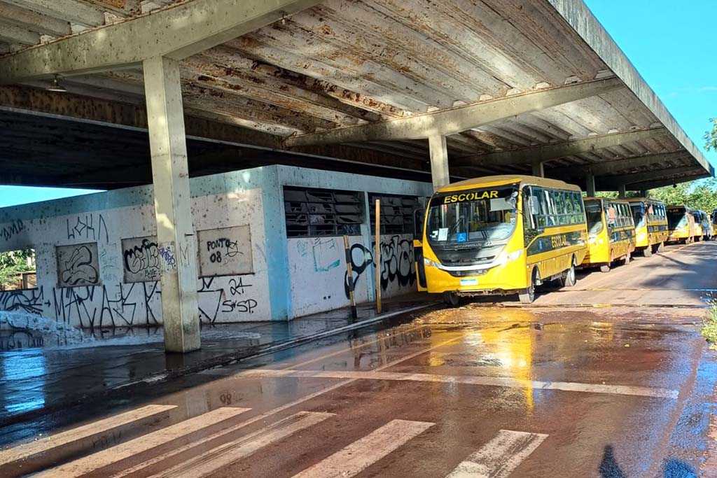 Prefeitura de Corumbá realiza vistoria semestral nos veículos do transporte escolar da REME