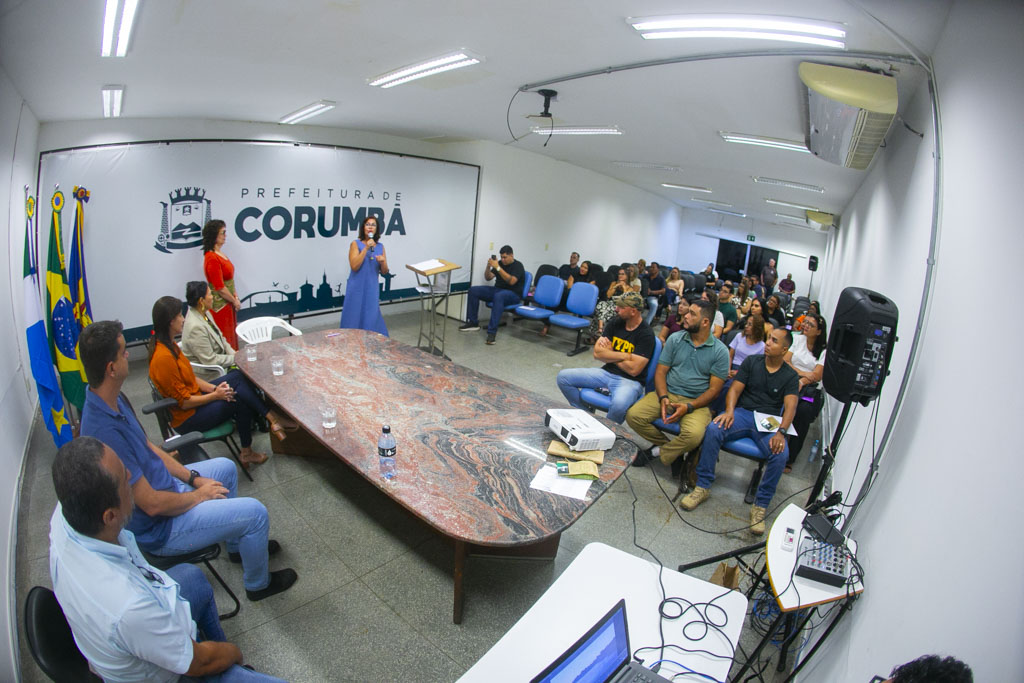 Empossados, novos servidores participam de cerimônia de acolhida no Paço Municipal