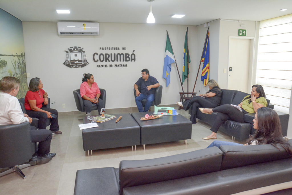 Prefeito recebe lideranças de Porto Esperança para ouvir demandas da comunidade