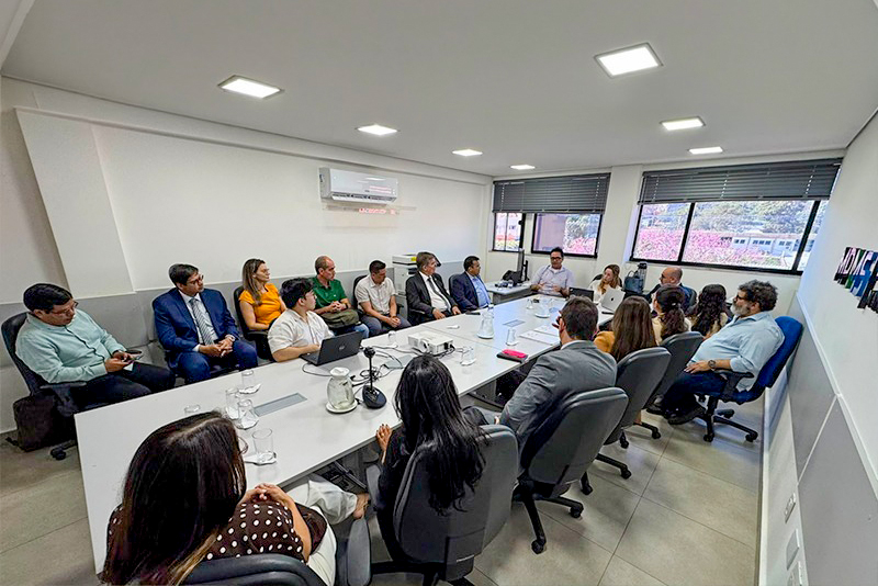 Prefeitura participa de reunião sobre aterro sanitário e encerramento do lixão