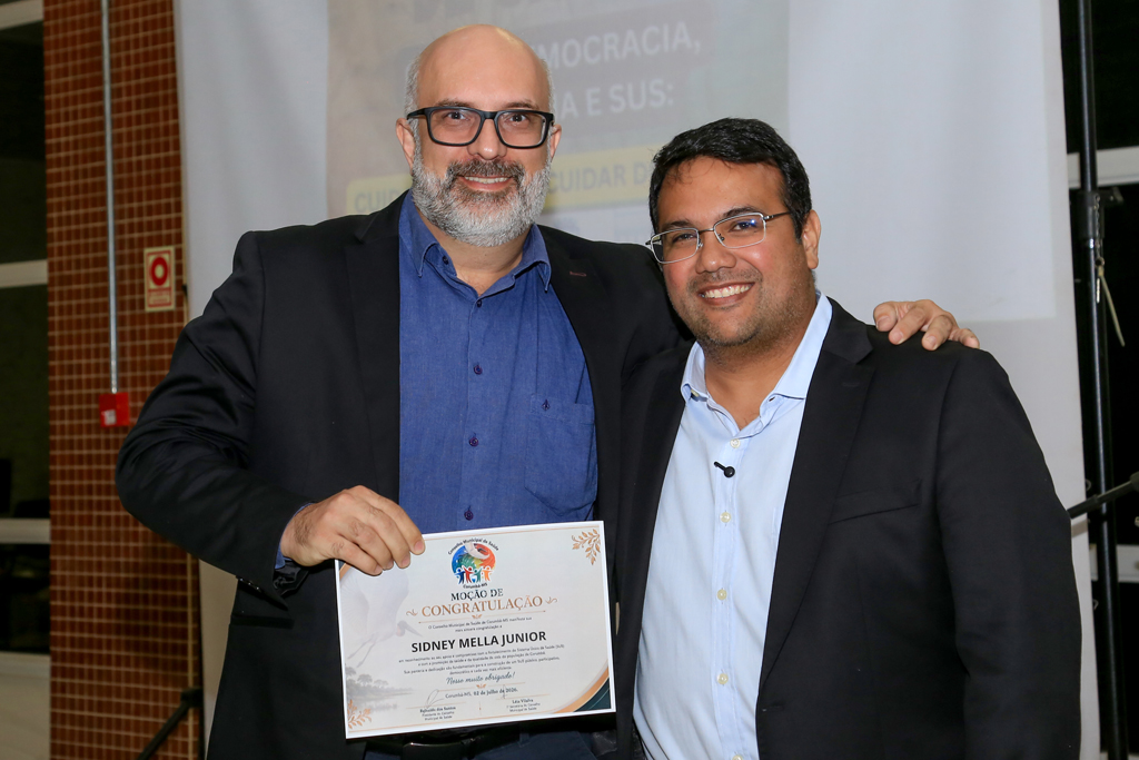 10ª Conferência: homenagens reconhecem personalidades que fortaleceram SUS na região