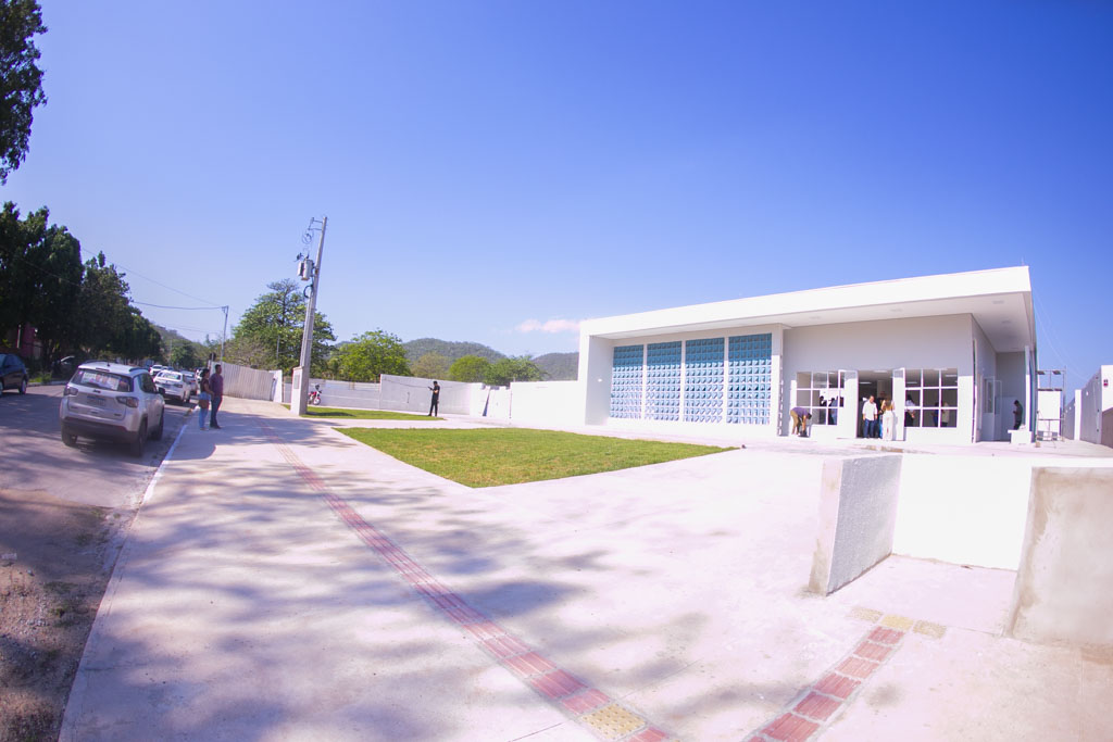 Nova UBS do Aeroporto recebe nome de Dra. Andrezza das Neves Felski Nova UBS do Aeroporto recebe nome de Dra. Andrezza das Neves Felski
